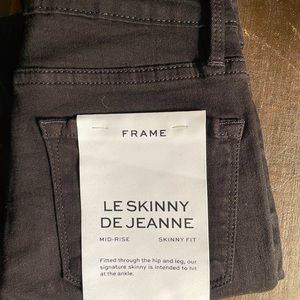 Frame Le Color Skinny Denim Jeans, Film Noir, size 24. Mid-rise. Never worn.